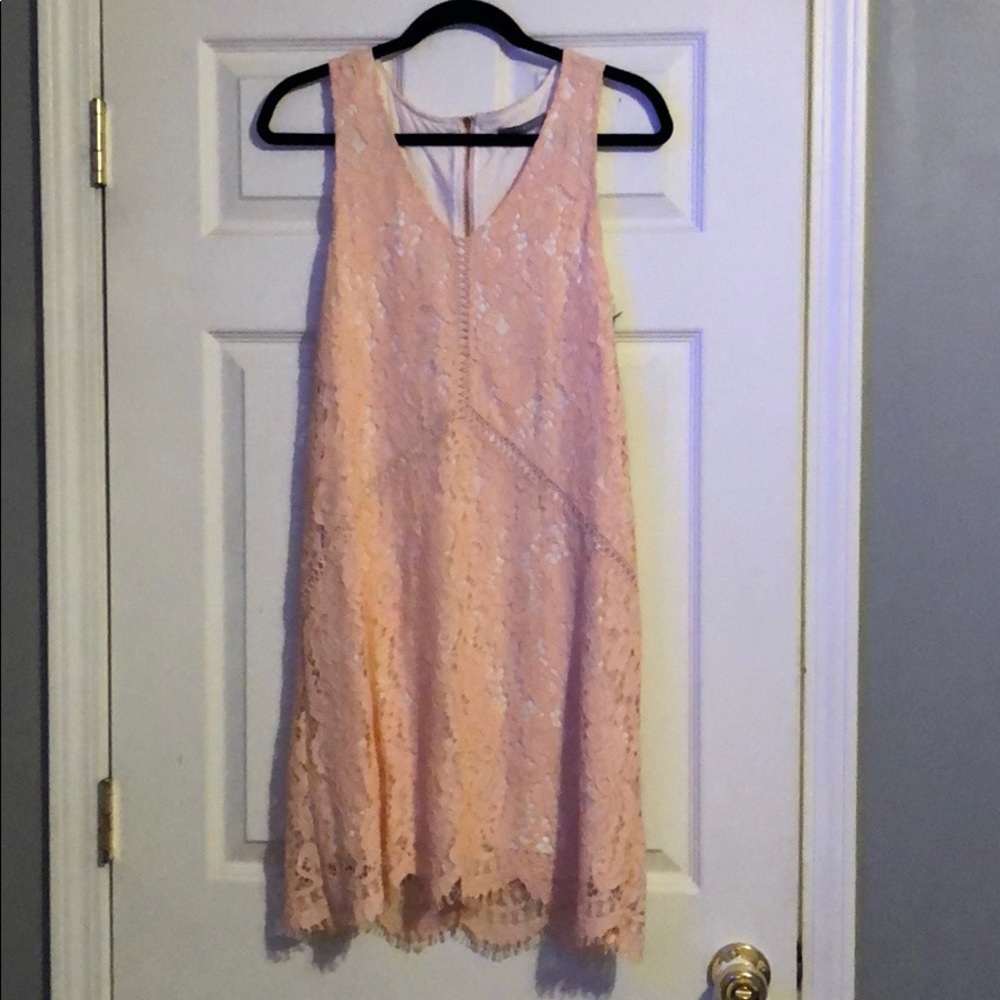 Beautiful dress - Picture 2 of 7